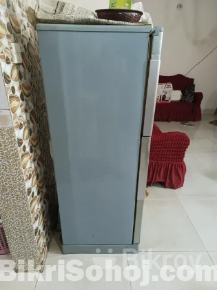 Original Japani Hitachi Refrigerator 180 ltr